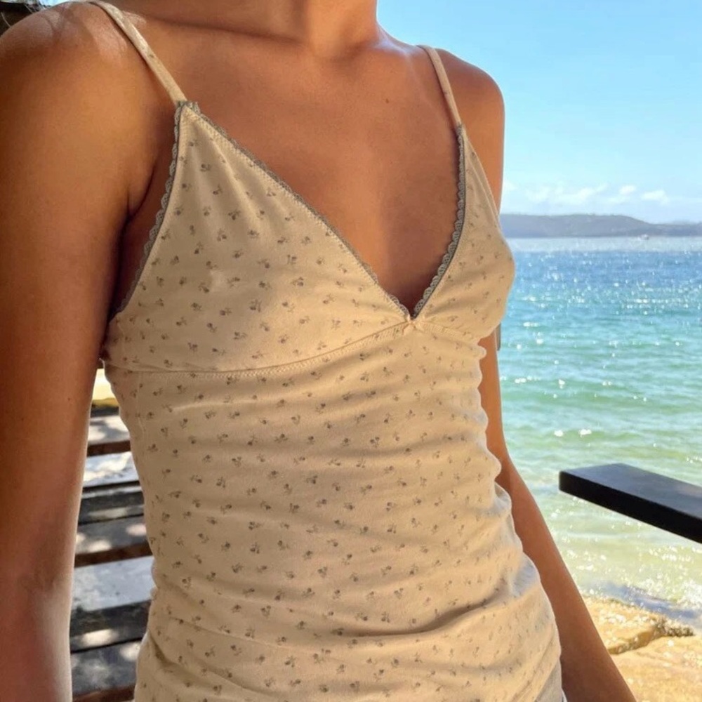 brandy floral tank w lace trim
